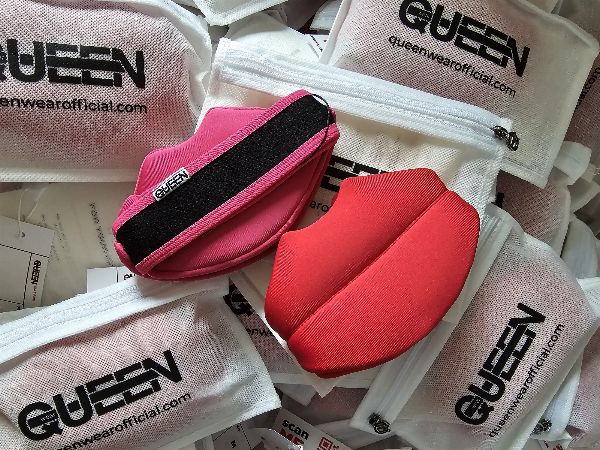 Lips Knee Pads